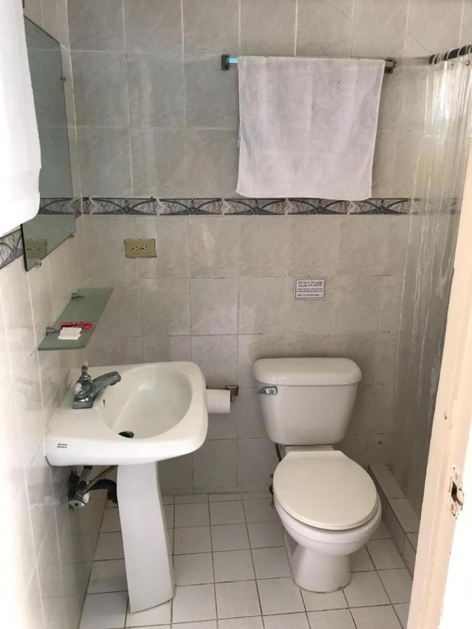 Sunshine Hotel Little Corn Island Esterno foto