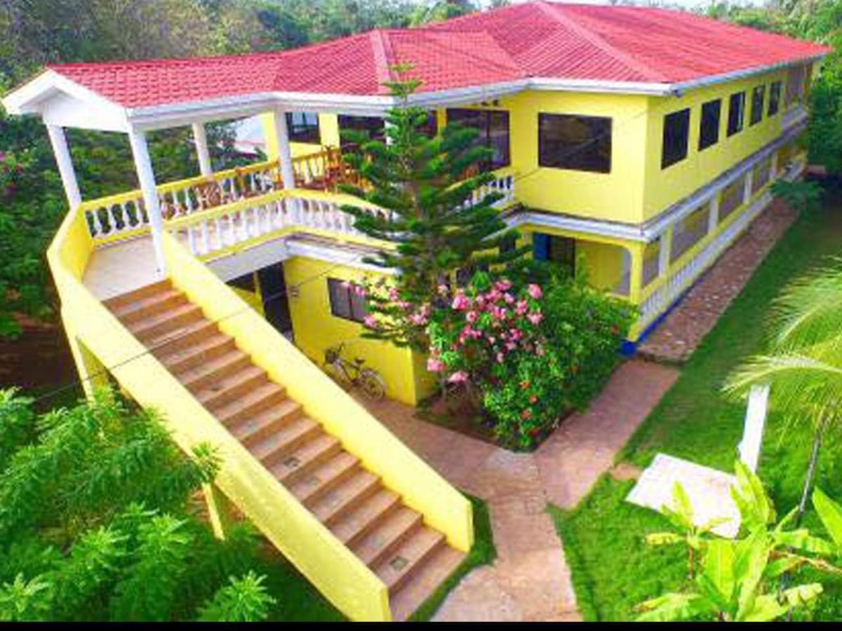 Sunshine Hotel Little Corn Island Esterno foto