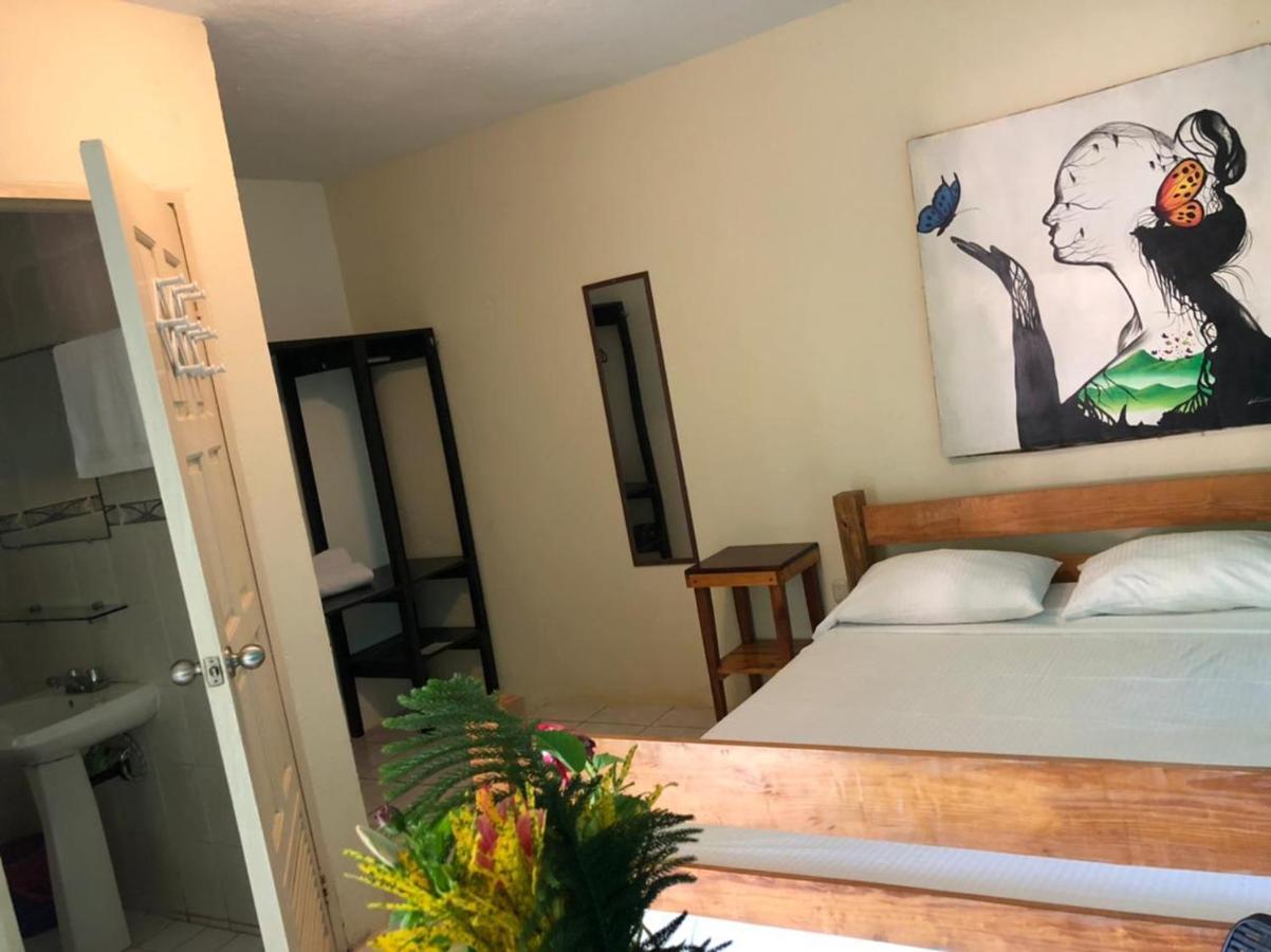 Sunshine Hotel Little Corn Island Esterno foto