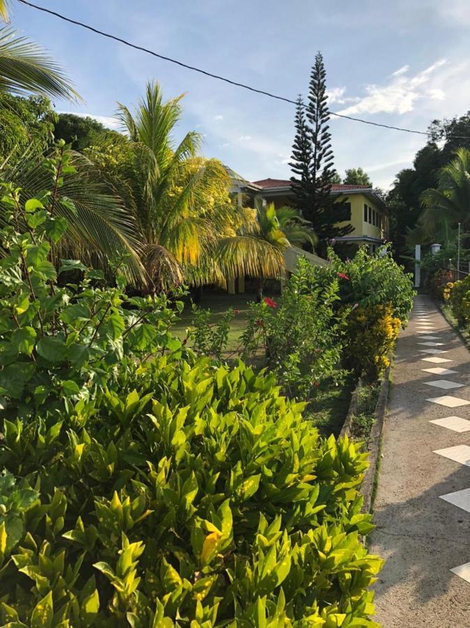 Sunshine Hotel Little Corn Island Esterno foto