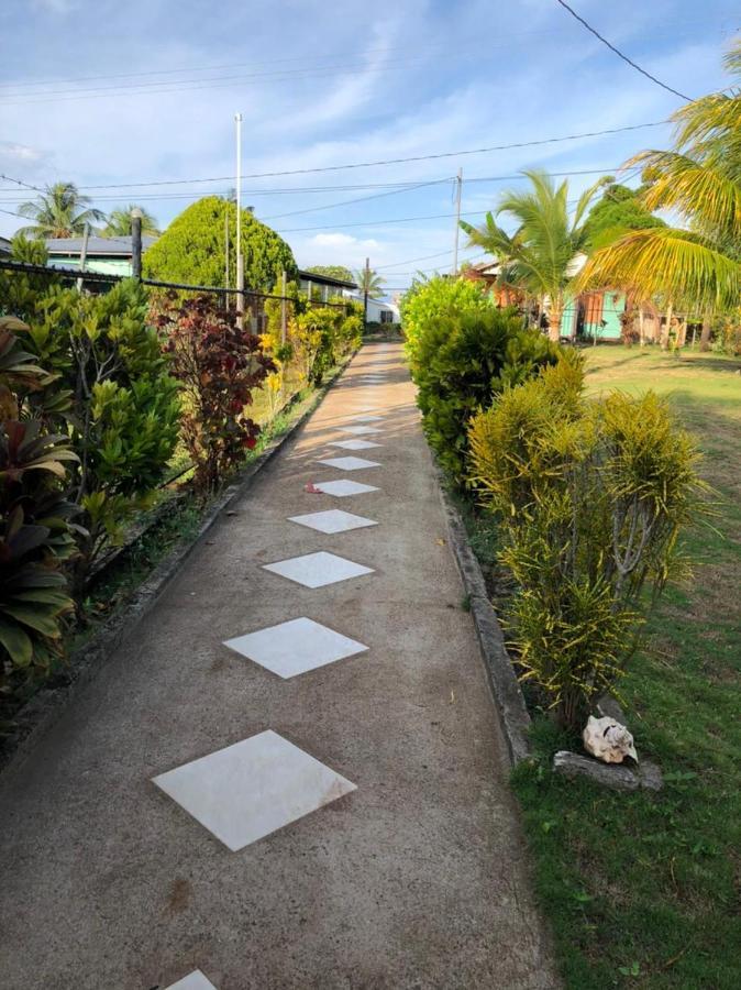 Sunshine Hotel Little Corn Island Esterno foto