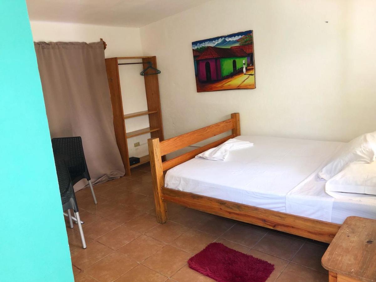 Sunshine Hotel Little Corn Island Esterno foto