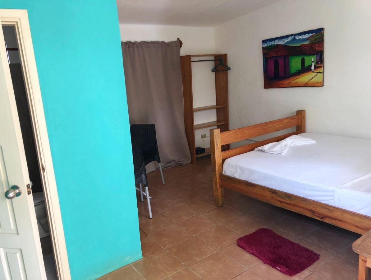 Sunshine Hotel Little Corn Island Esterno foto