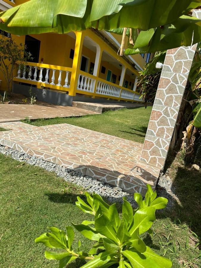 Sunshine Hotel Little Corn Island Esterno foto