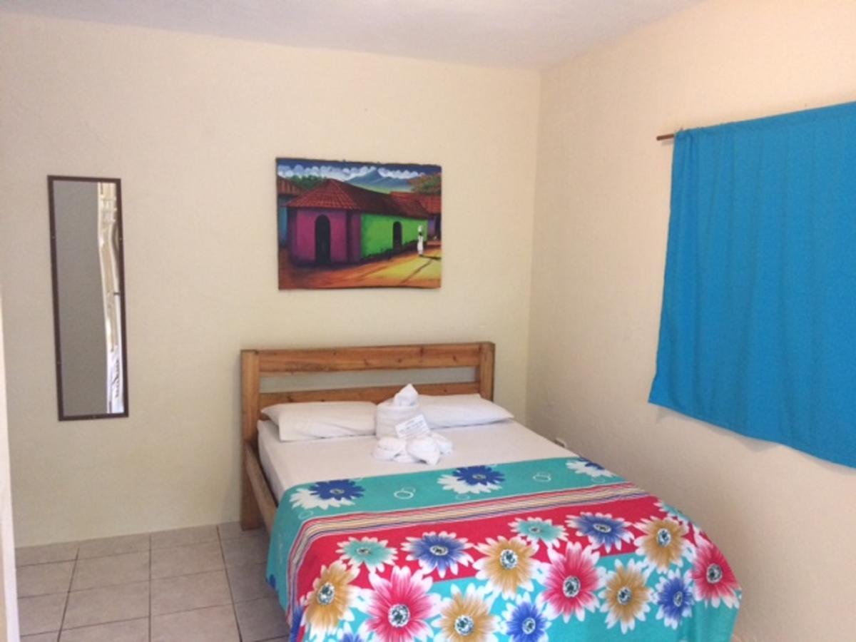 Sunshine Hotel Little Corn Island Esterno foto